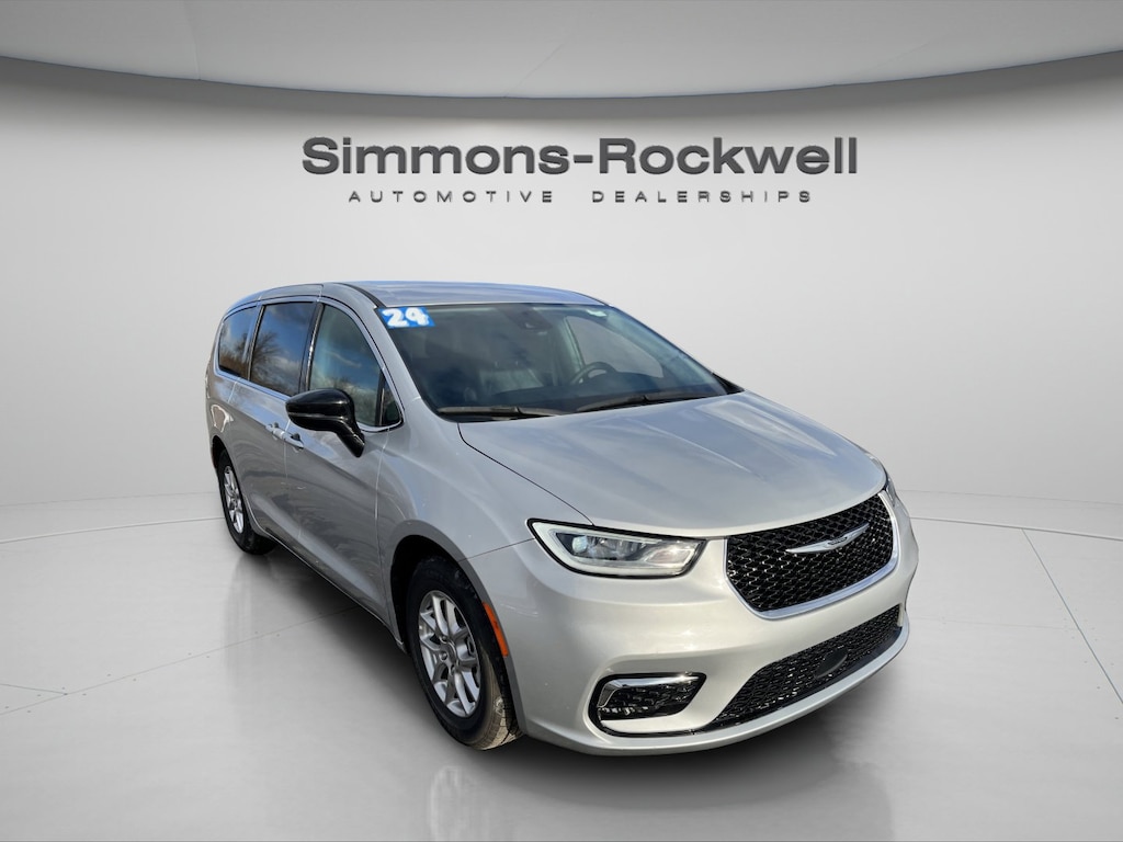 Used 2024 Chrysler Pacifica Touring L Touring L FWD