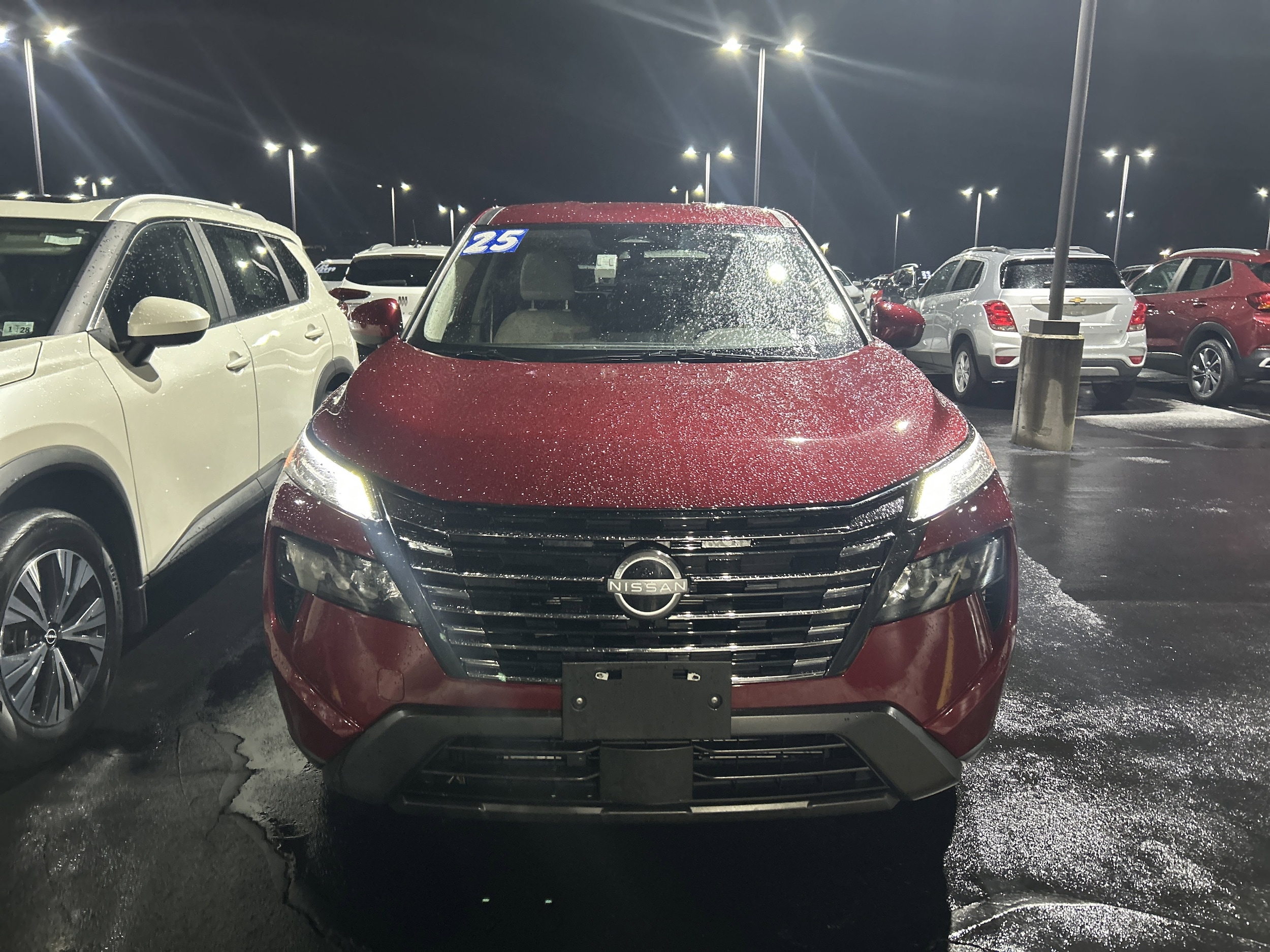 2025 Nissan Rogue SV's photo