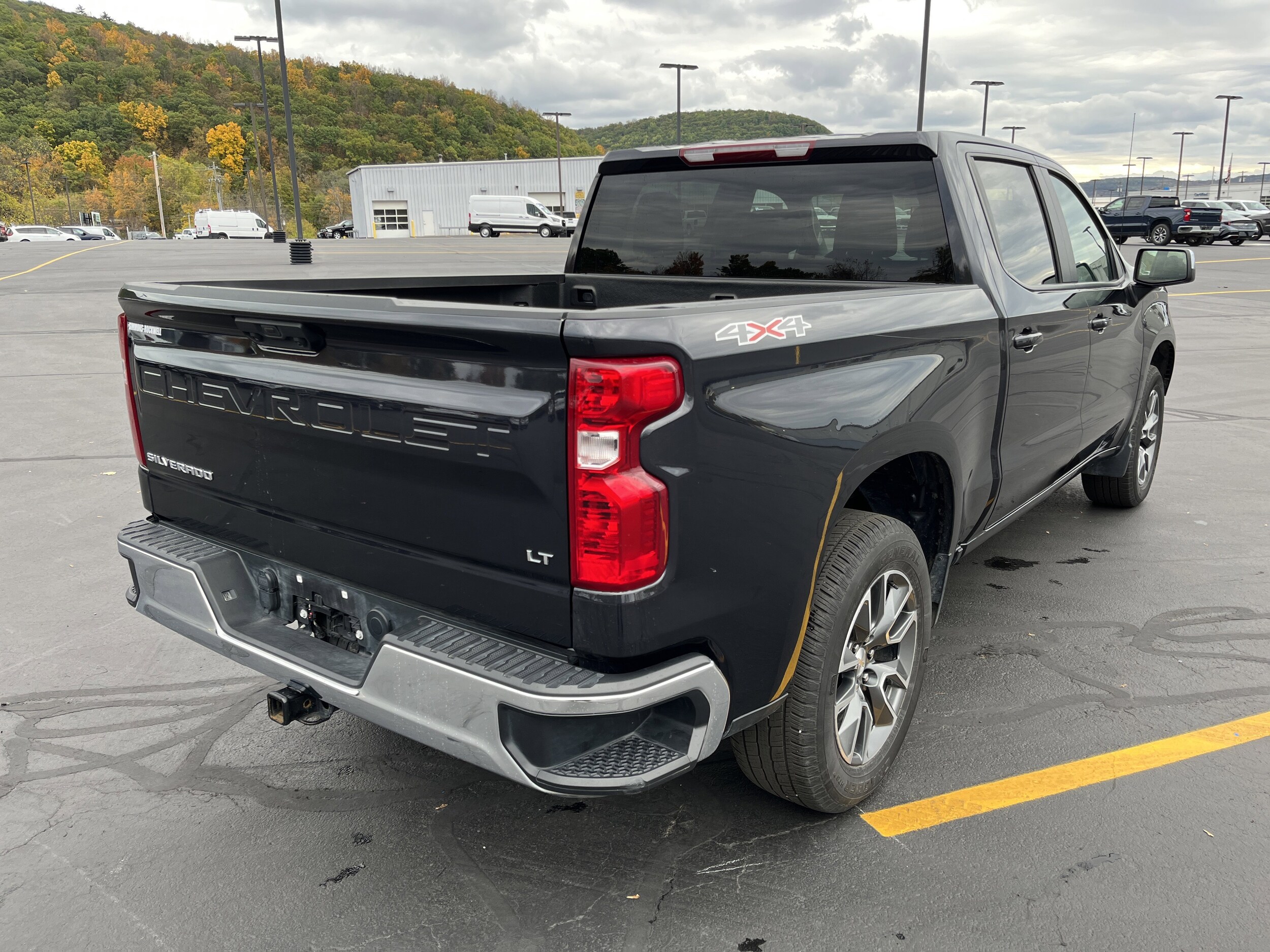 2024 Chevrolet Silverado 1500 LT photo 3