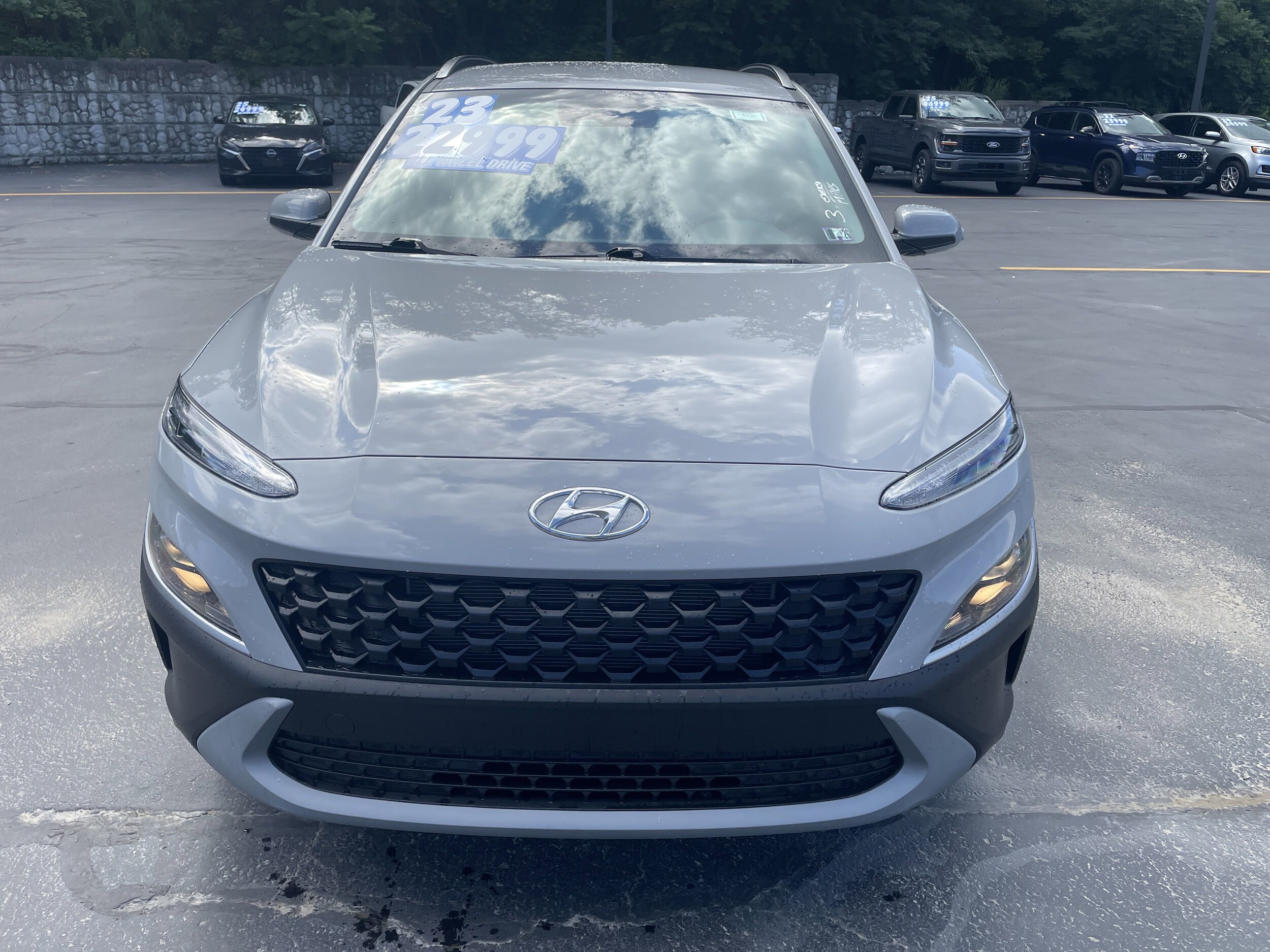 2023 Hyundai Kona SEL photo 2
