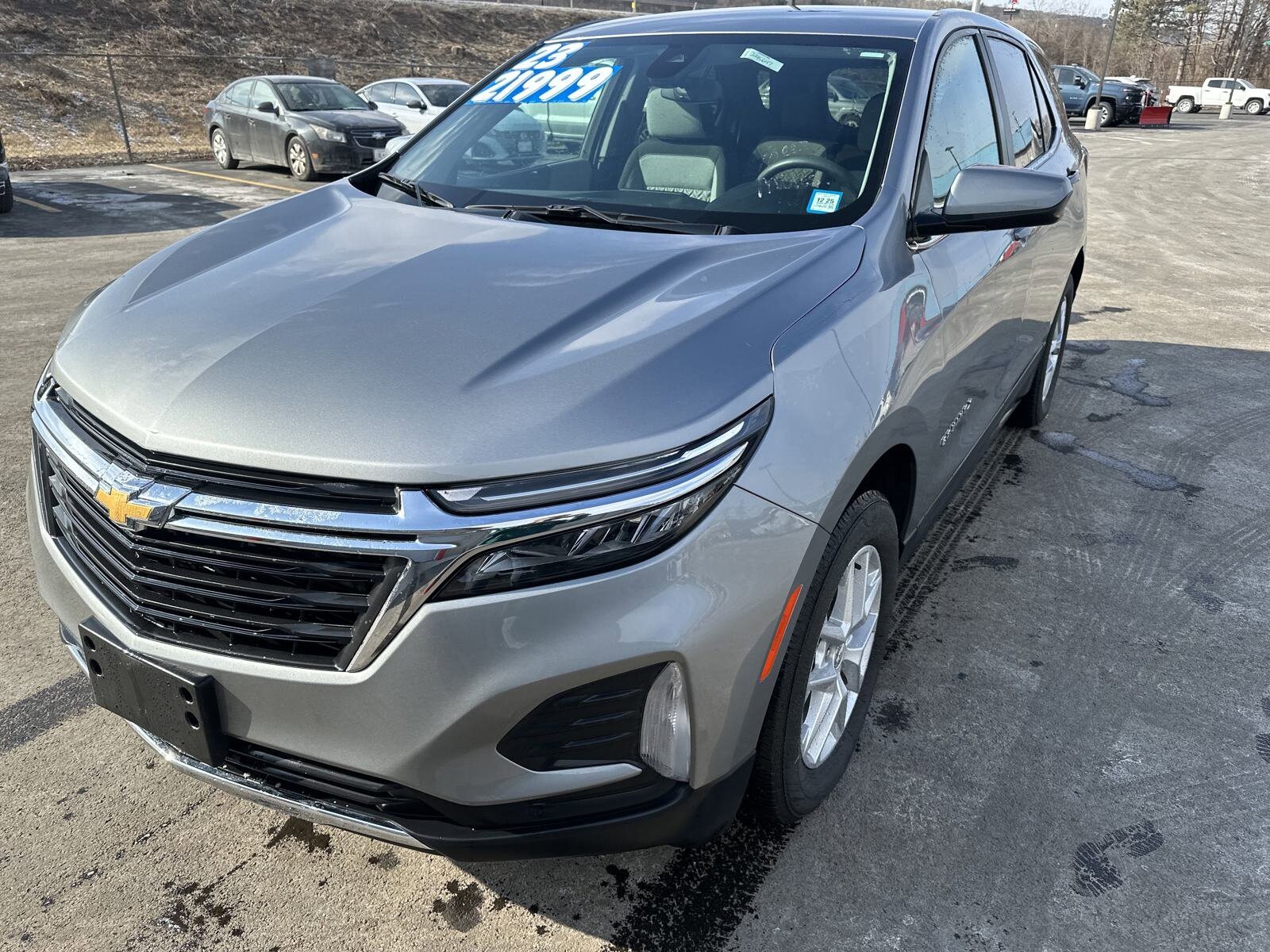 2023 Chevrolet Equinox LT photo 3
