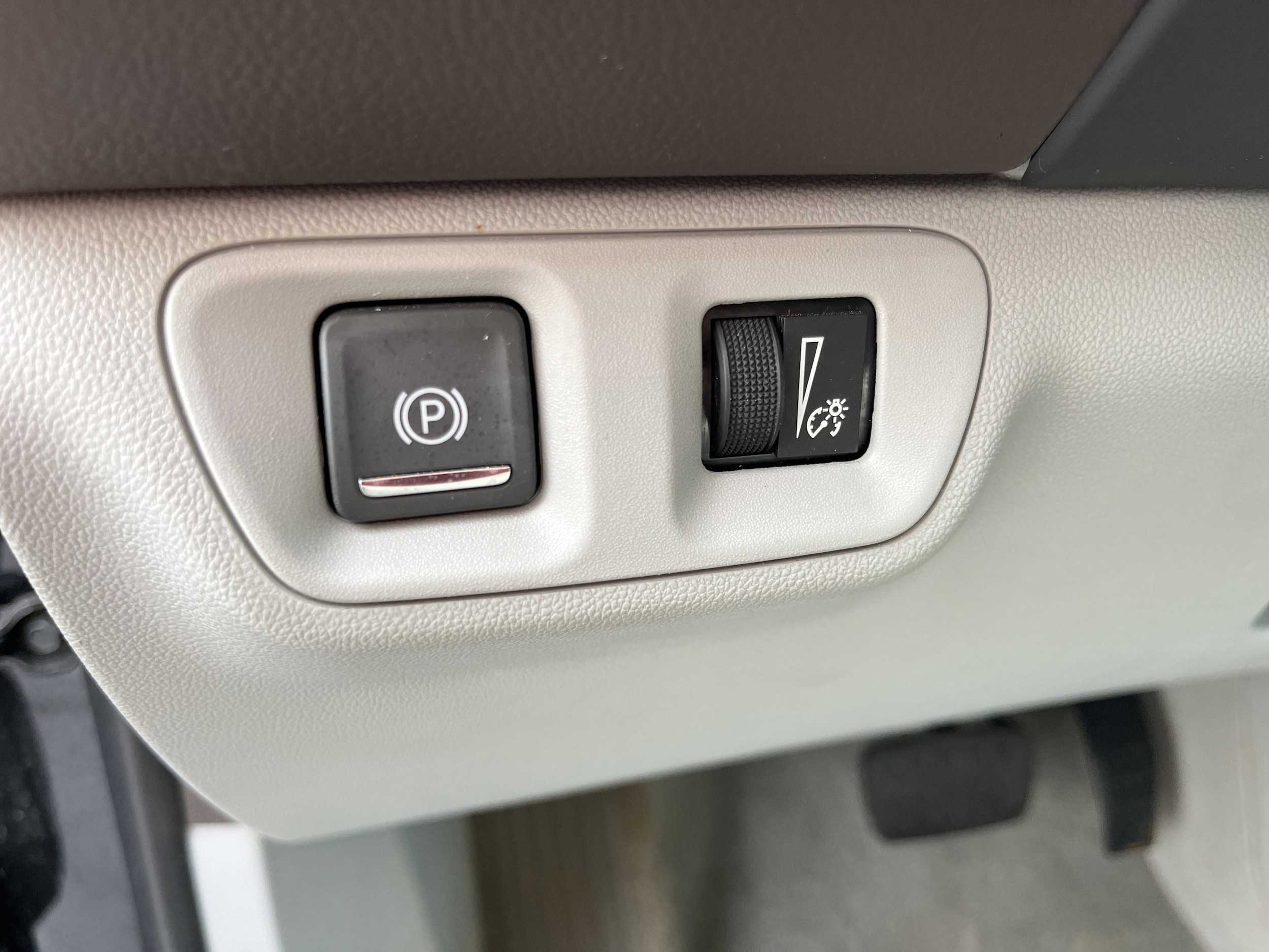 2023 GMC Acadia SLT - Photo 12