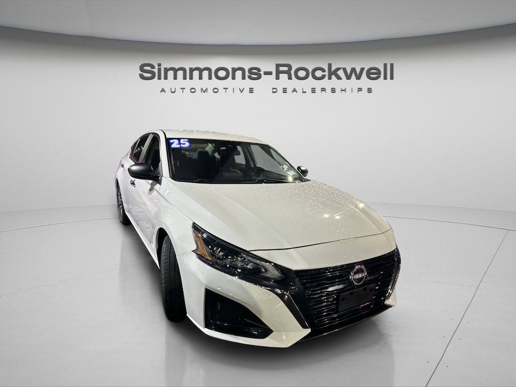 Used 2025 Nissan Altima SV SV FWD