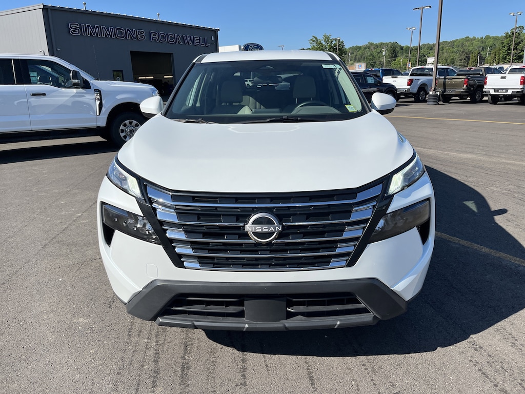 Used 2025 Nissan Rogue SV AWD SV