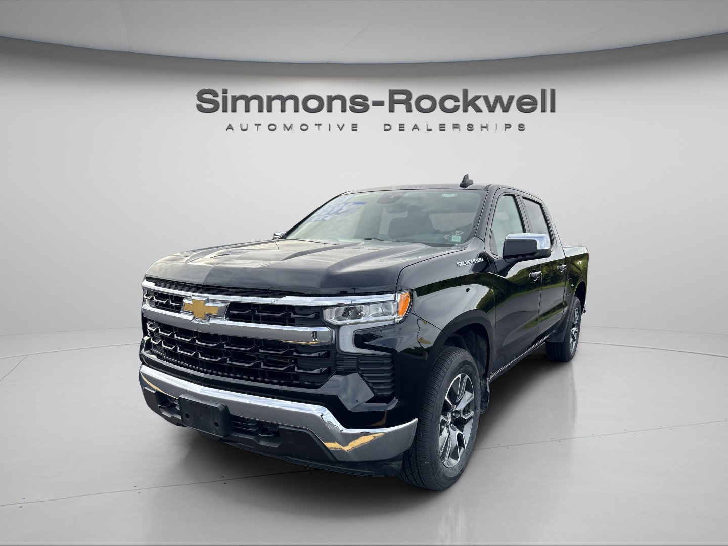 2023 Chevrolet Silverado 1500 LT photo 2