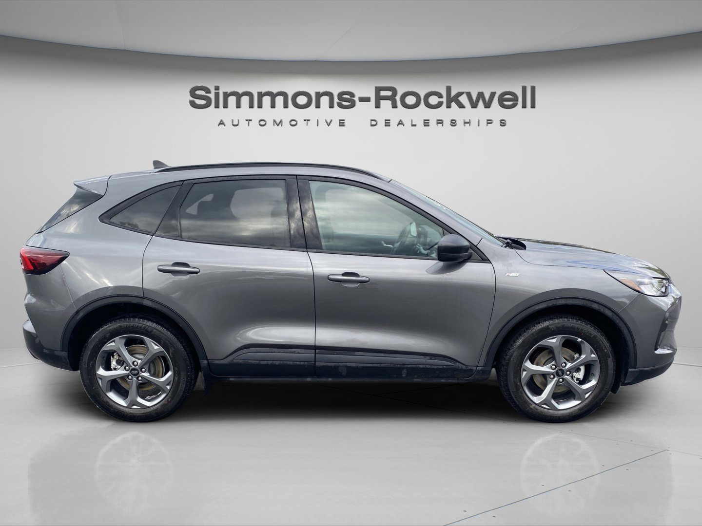 2025 Ford Escape ST-Line photo 4