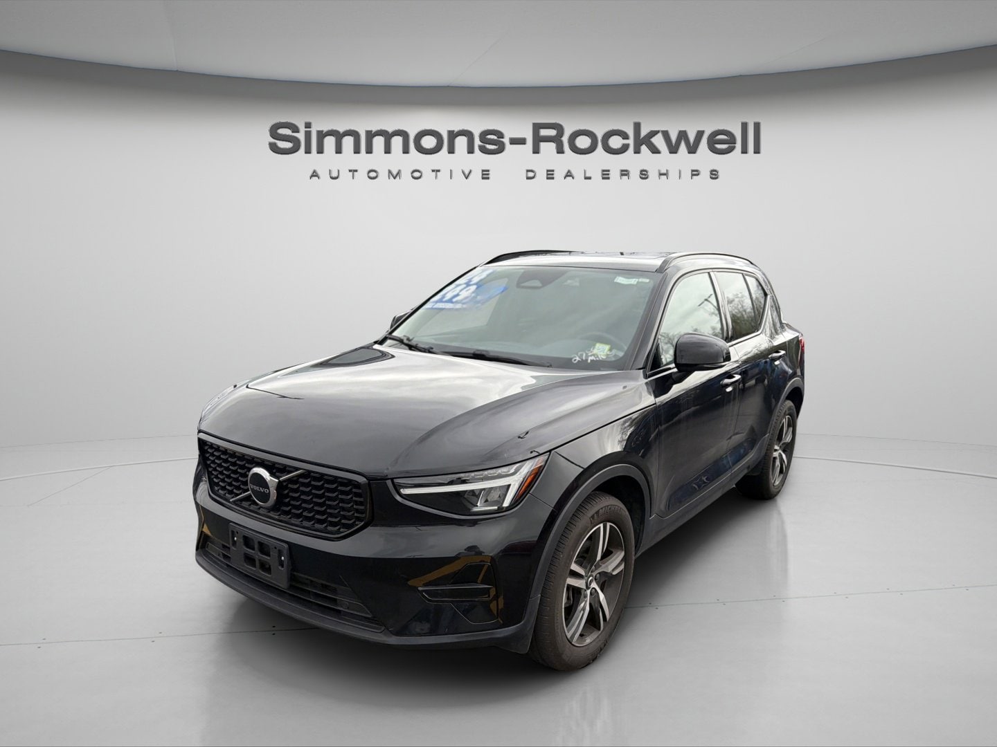 2024 Volvo XC40 B5 Core Dark AWD's photo