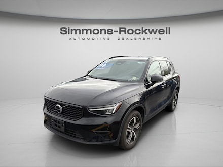 2024 Volvo XC40 Core Dark Theme B5 AWD Core Dark Theme