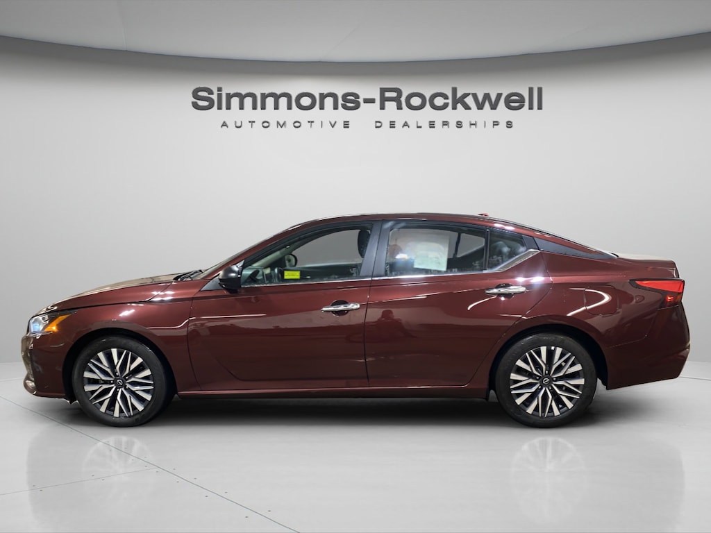 Used 2025 Nissan Altima SV SV FWD