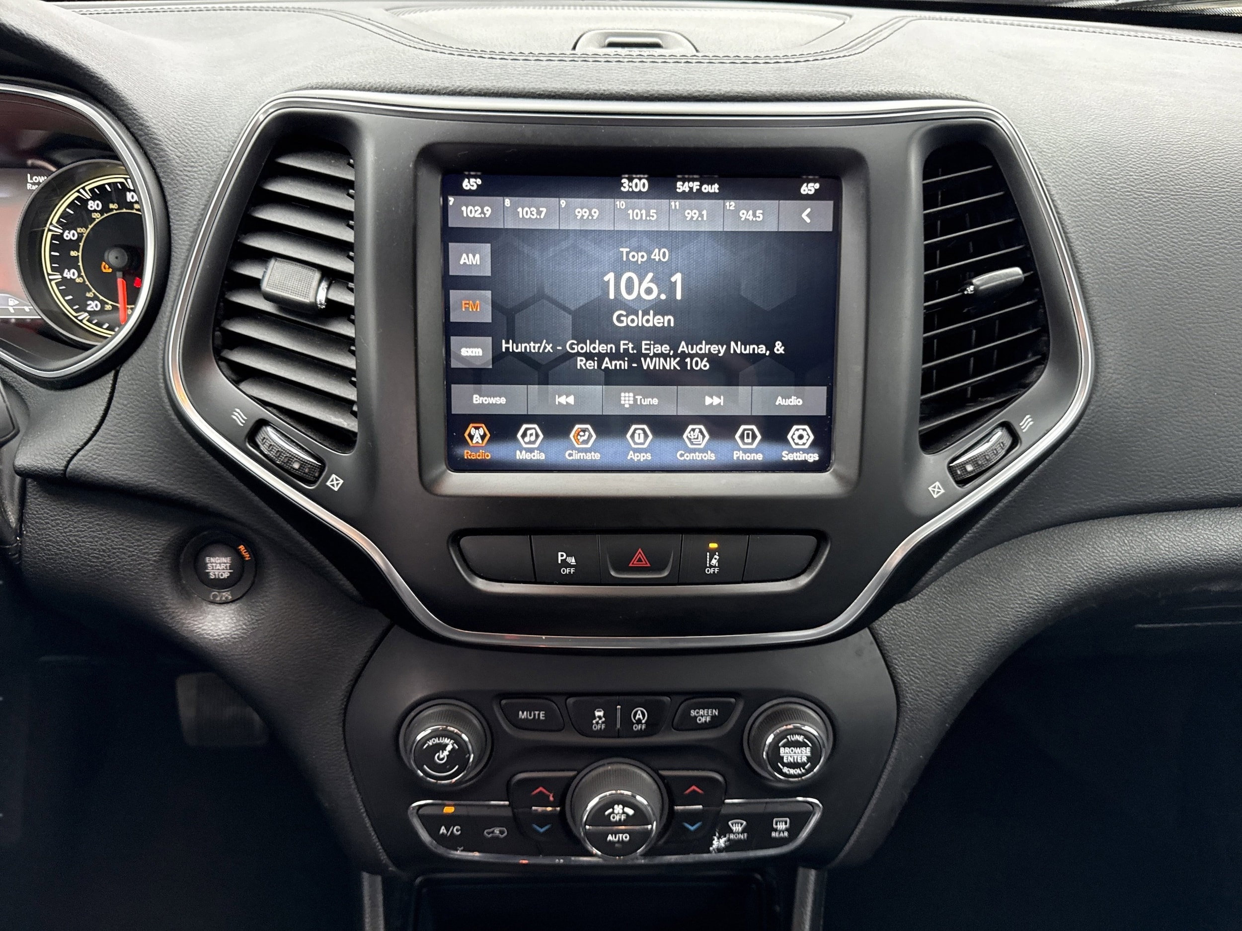 2022 Jeep Cherokee Latitude Lux - Photo 19