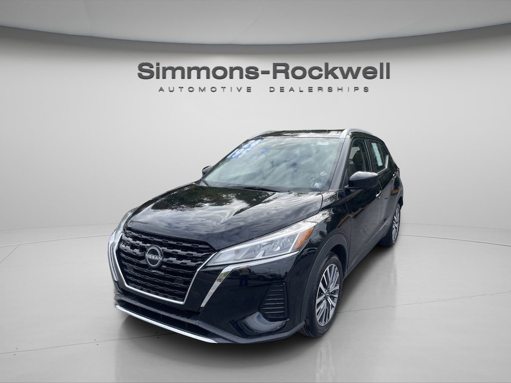 Used 2024 Nissan Kicks SV SV FWD