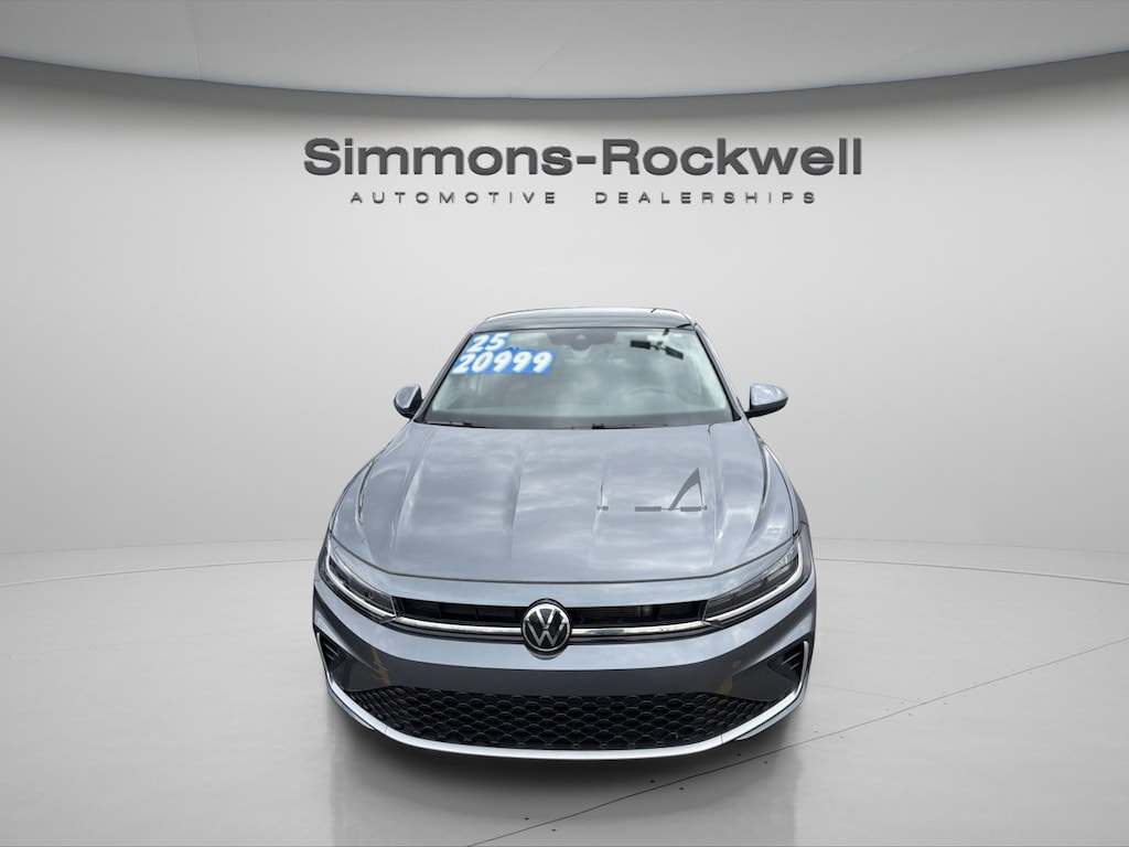 Used 2025 Volkswagen Jetta SE SE Auto