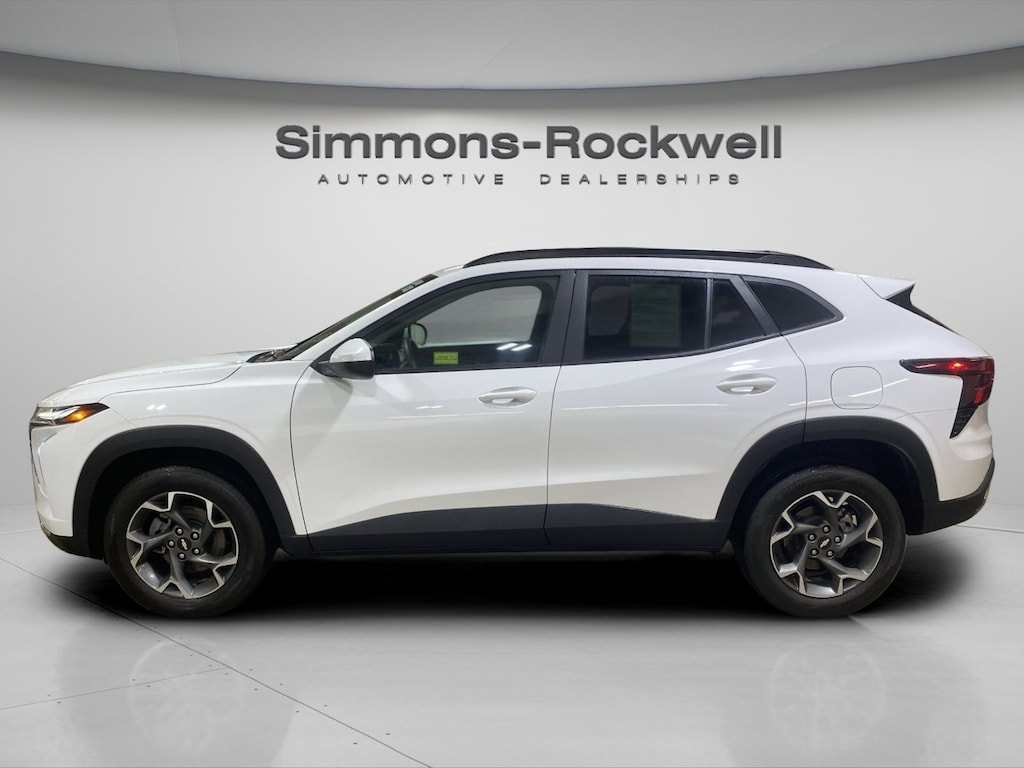 Used 2024 Chevrolet Trax LT FWD LT