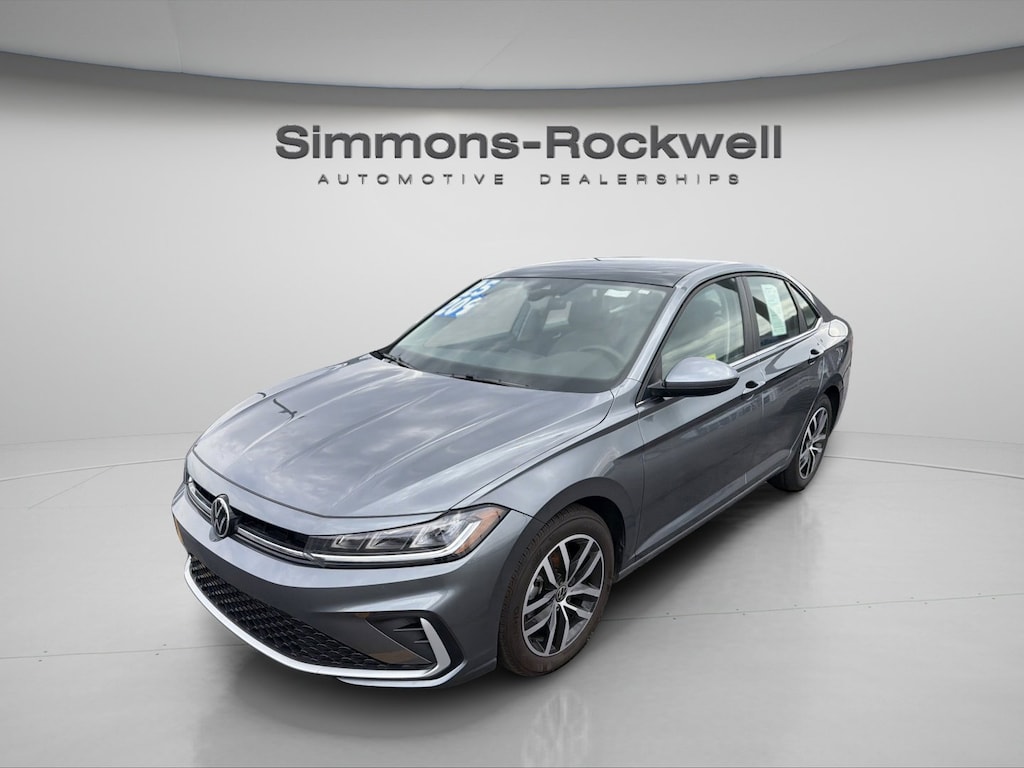 Used 2025 Volkswagen Jetta SE SE Auto