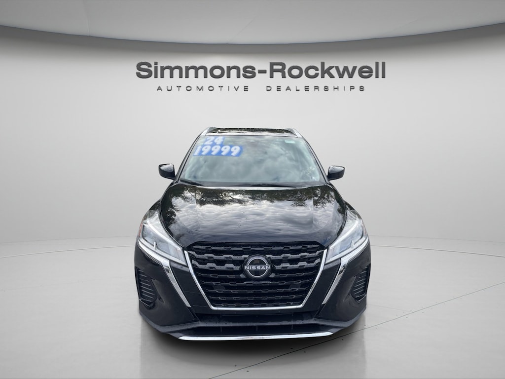 Used 2024 Nissan Kicks SV SV FWD