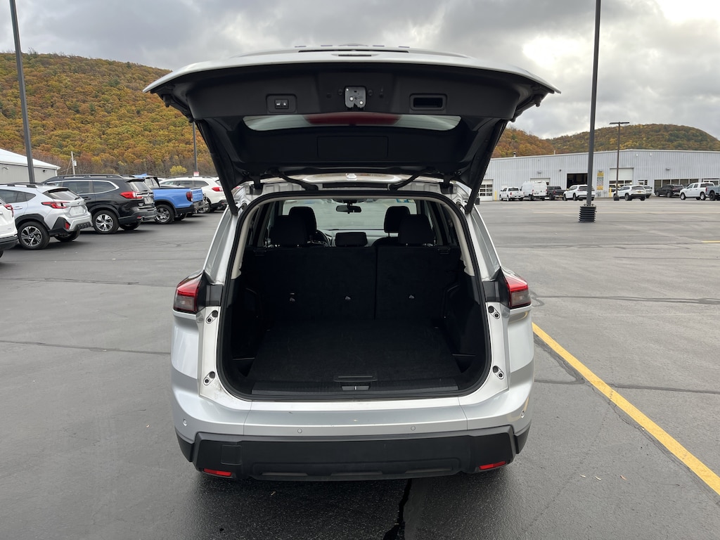 Used 2024 Nissan Rogue SV AWD SV