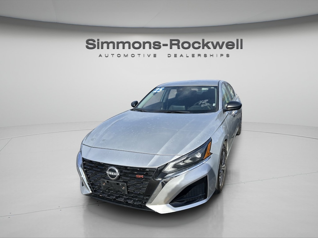 Used 2025 Nissan Altima SV SV FWD
