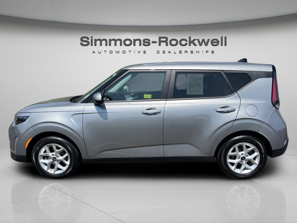 Used 2025 Kia Soul LX LX FWD