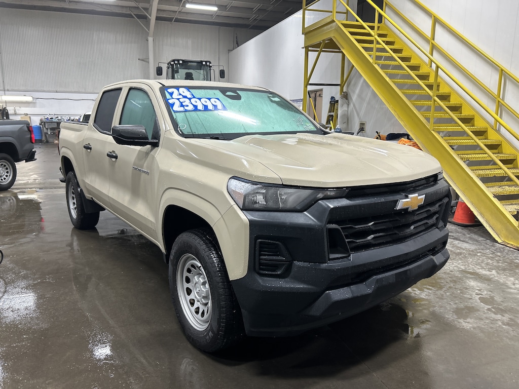 Used 2024 Chevrolet Colorado 2WD Work Truck 2WD Crew Cab WT