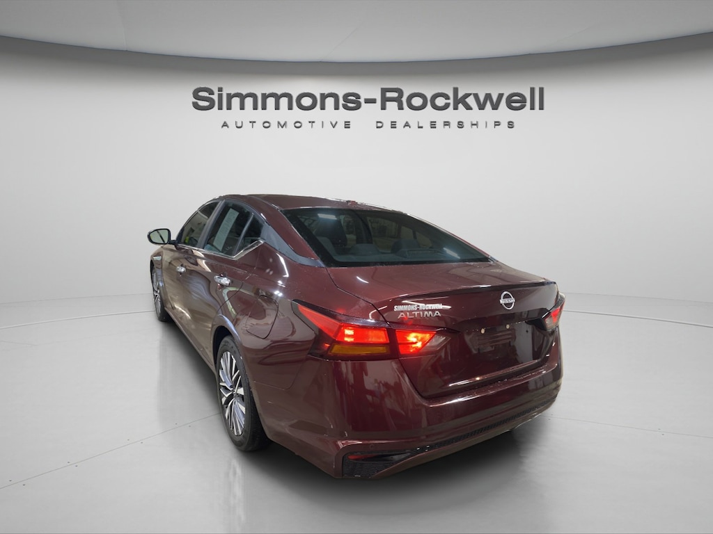Used 2025 Nissan Altima SV SV FWD