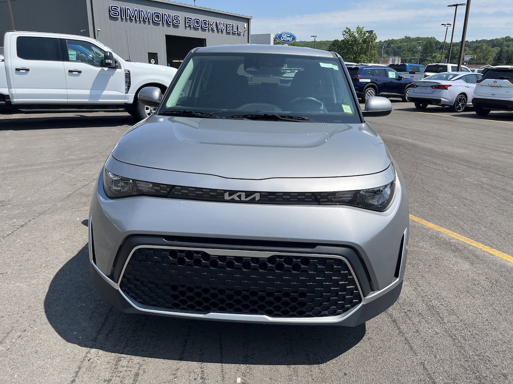 Used 2025 Kia Soul LX LX FWD