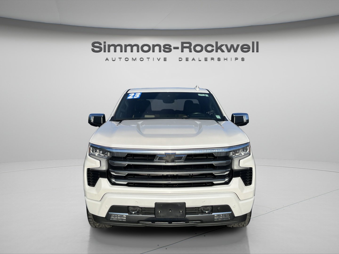 2023 Chevrolet Silverado 1500 High Country photo 2