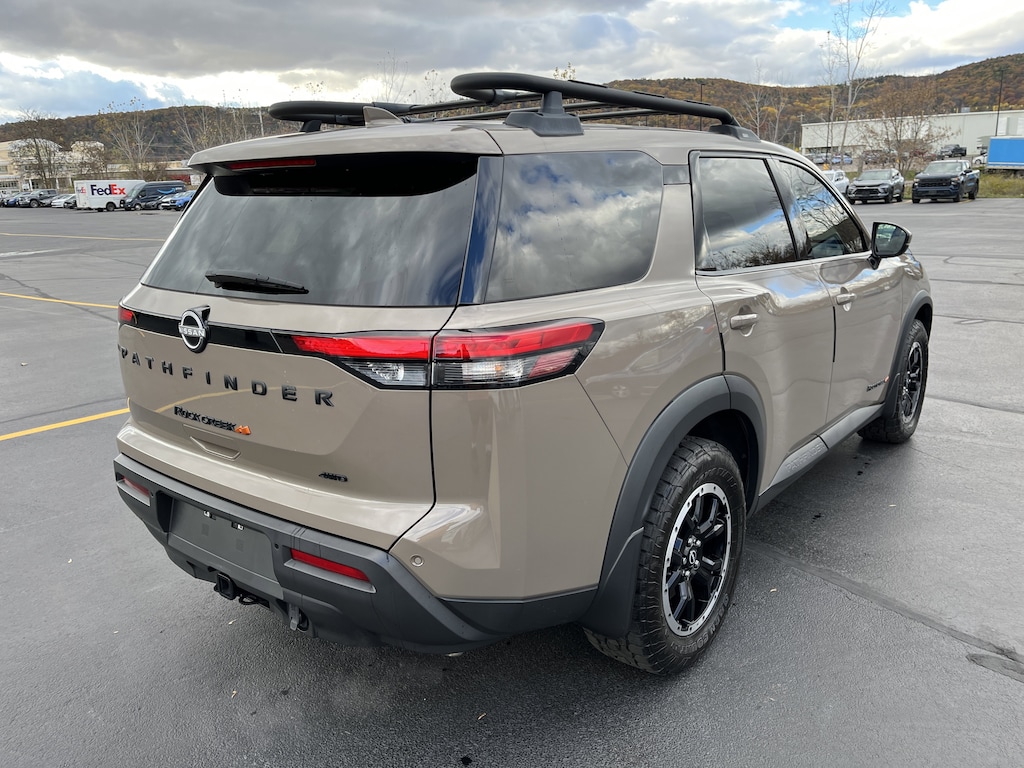 Used 2024 Nissan Pathfinder Rock Creek Rock Creek 4WD