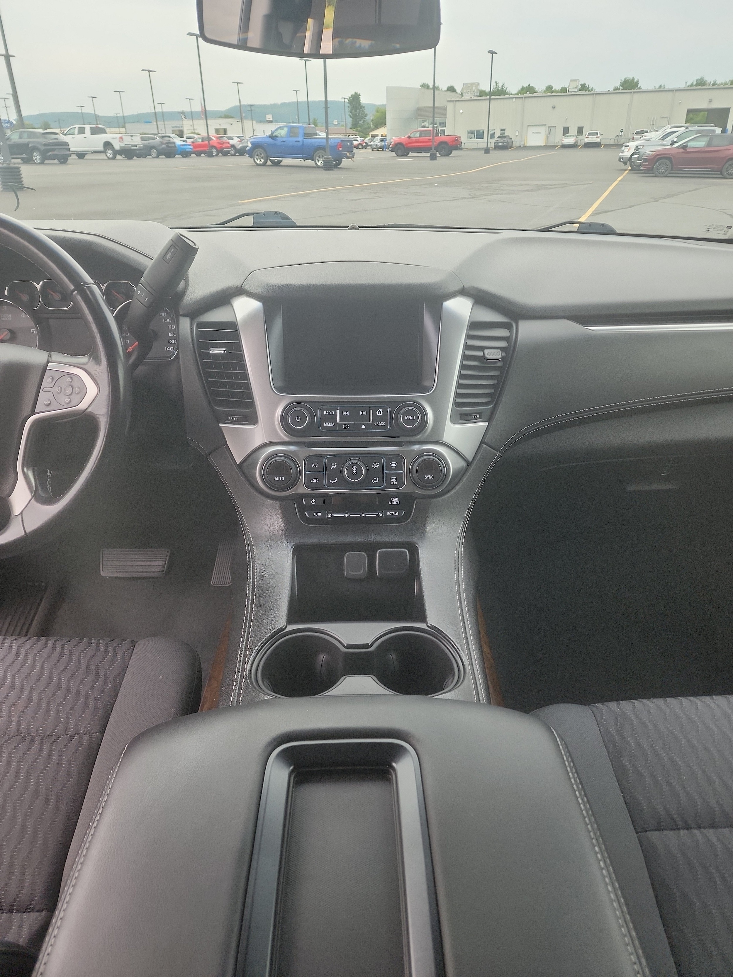 2019 Chevrolet Suburban LS - Photo 9