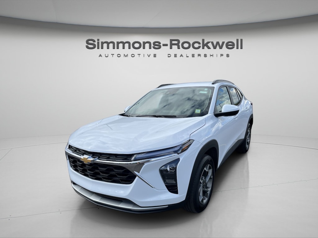 Used 2025 Chevrolet Trax LT FWD LT
