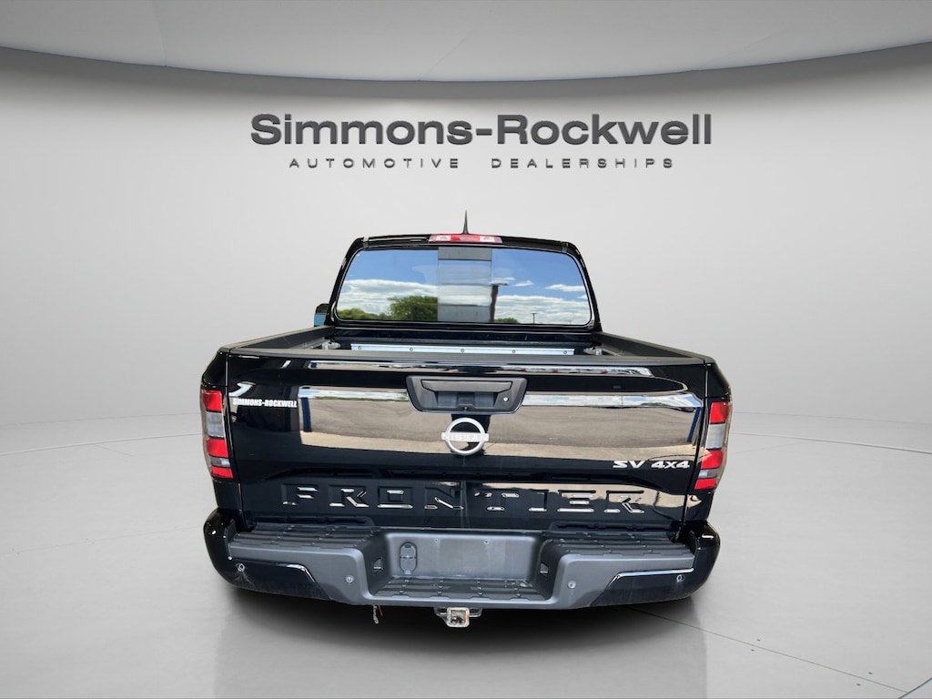 Used 2023 Nissan Frontier SV Crew Cab 4x4 SV Auto