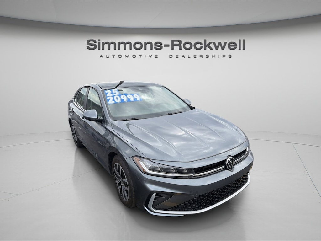 Used 2025 Volkswagen Jetta SE SE Auto