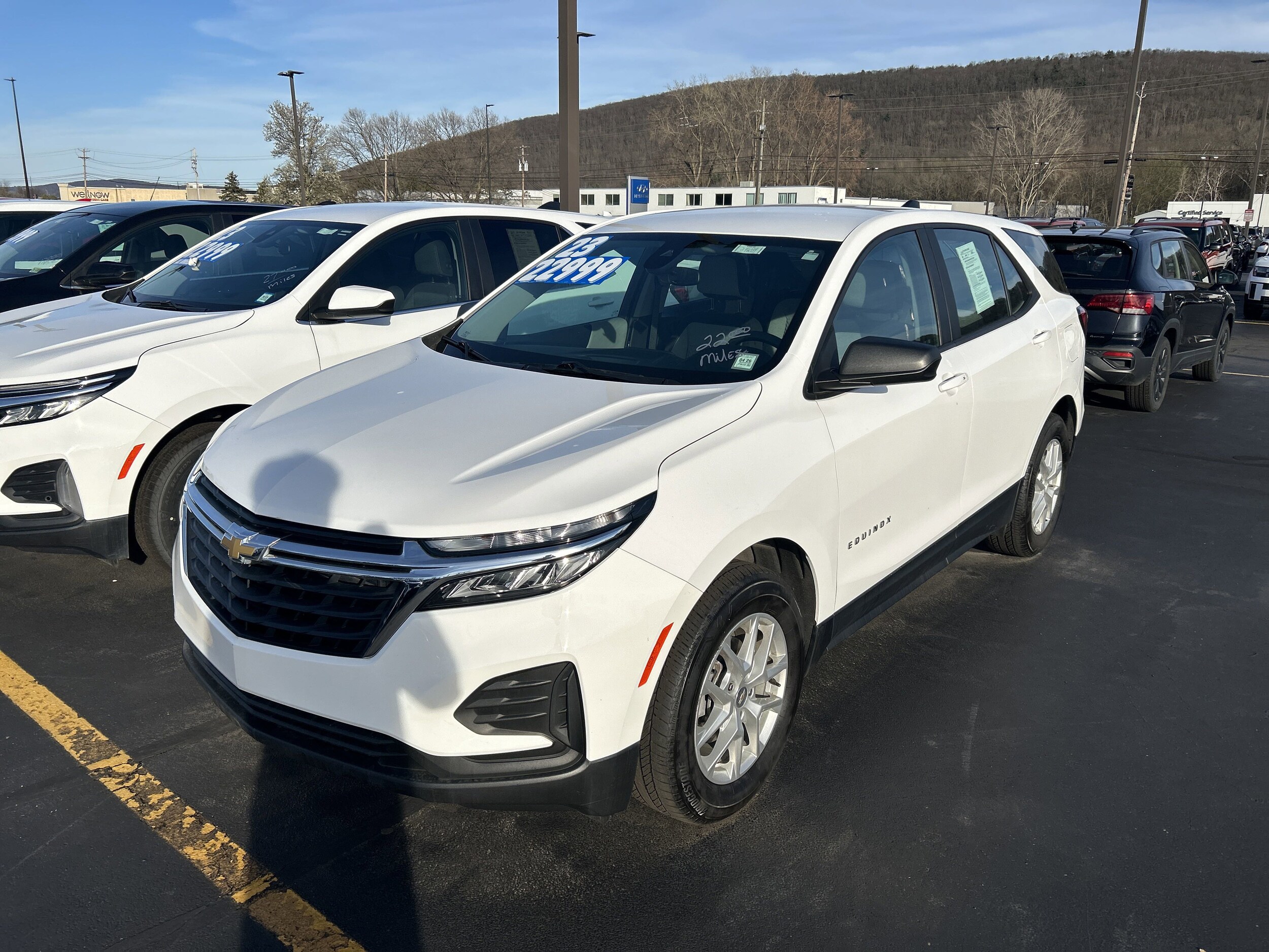 2023 Chevrolet Equinox LS photo 4