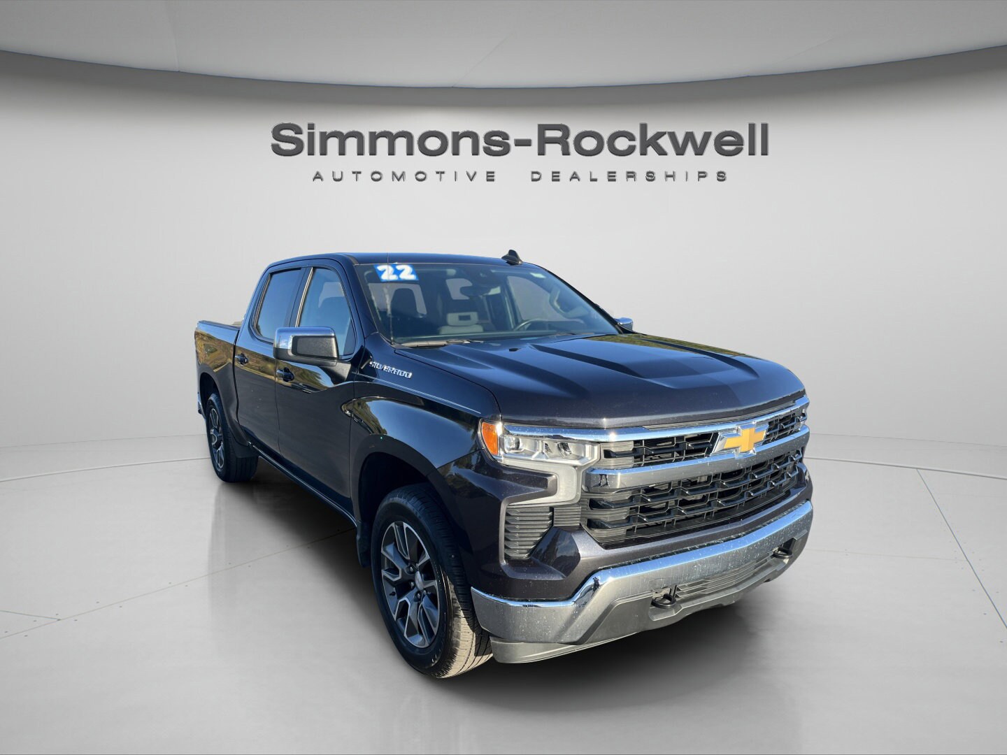2022 Chevrolet Silverado 1500 LT photo 2