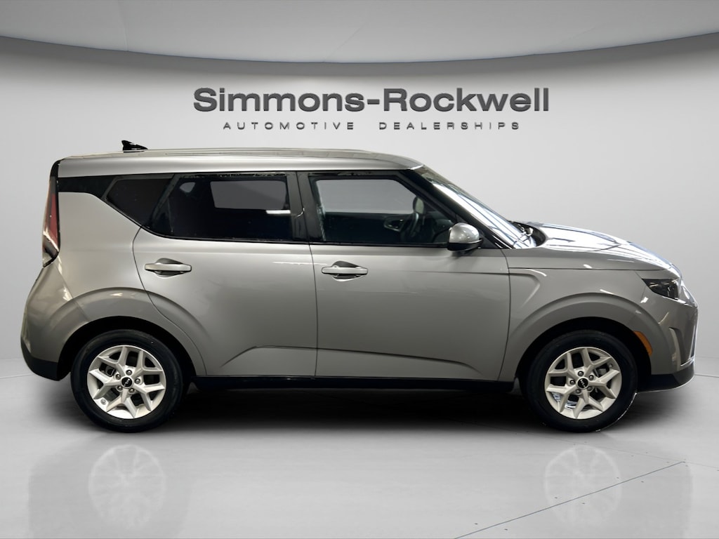 Used 2024 Kia Soul LX LX IVT