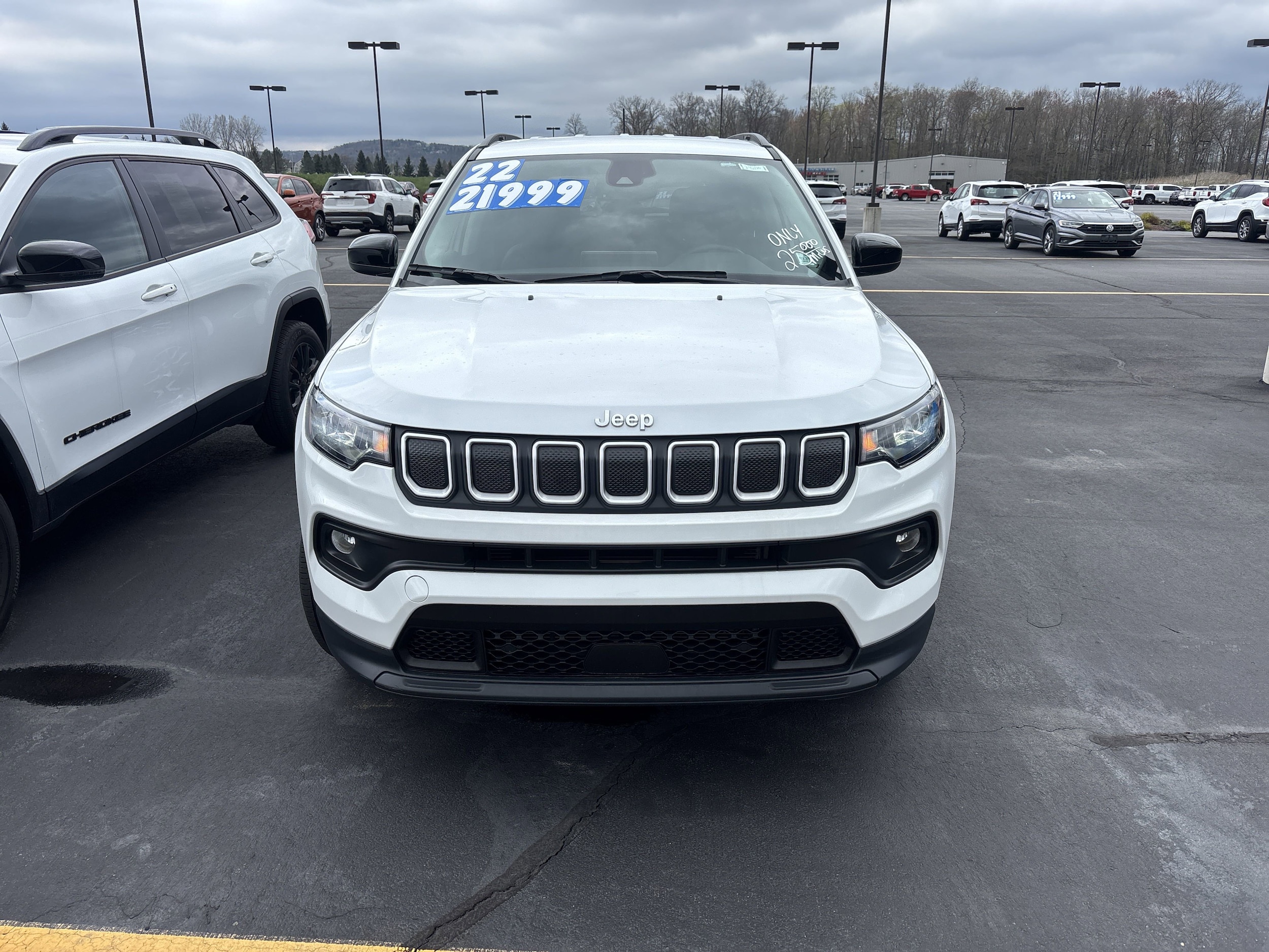Used 2022 Jeep Compass Latitude Lux with VIN 3C4NJDFB5NT117778 for sale in Hornell, NY
