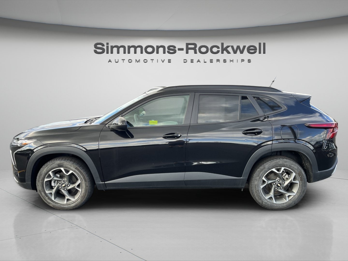 2024 Chevrolet Trax LT - Photo 2
