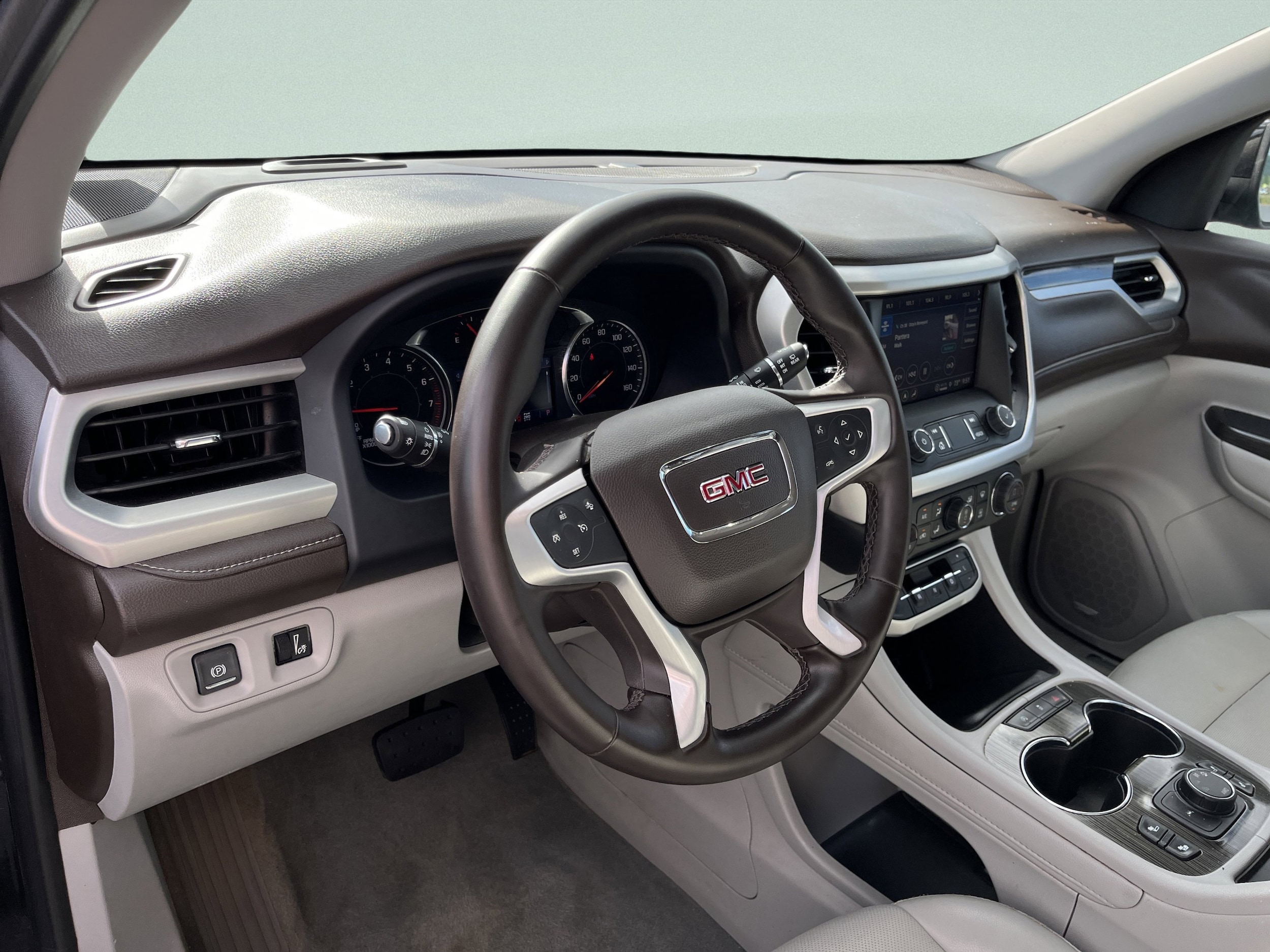 2023 GMC Acadia SLT - Photo 10