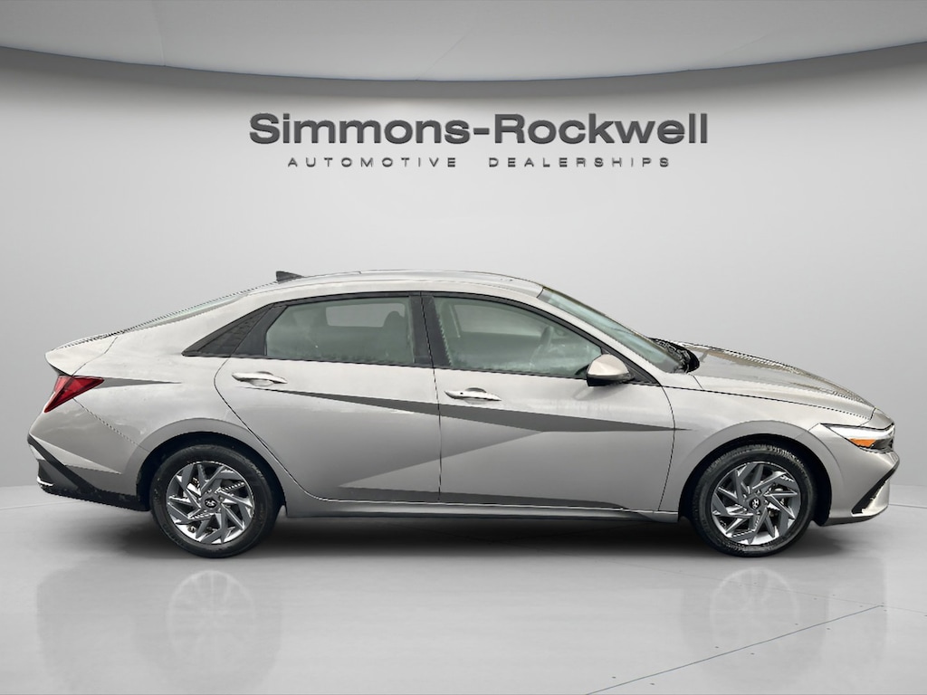 Used 2024 Hyundai Elantra SEL SEL IVT