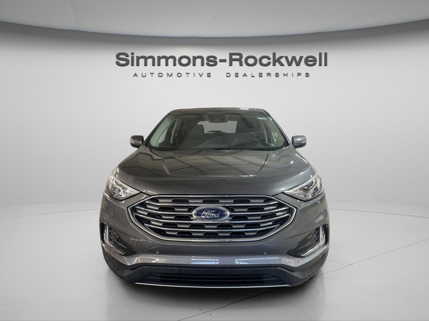 2024 Ford Edge Titanium photo 2