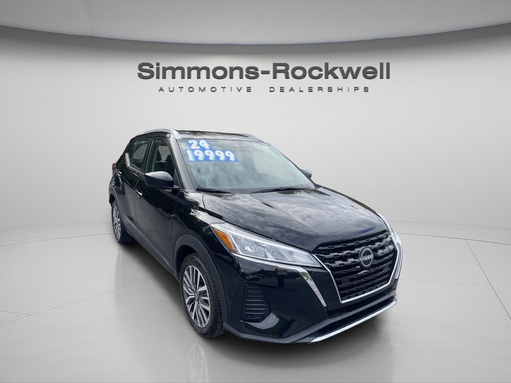 Used 2024 Nissan Kicks SV SV FWD