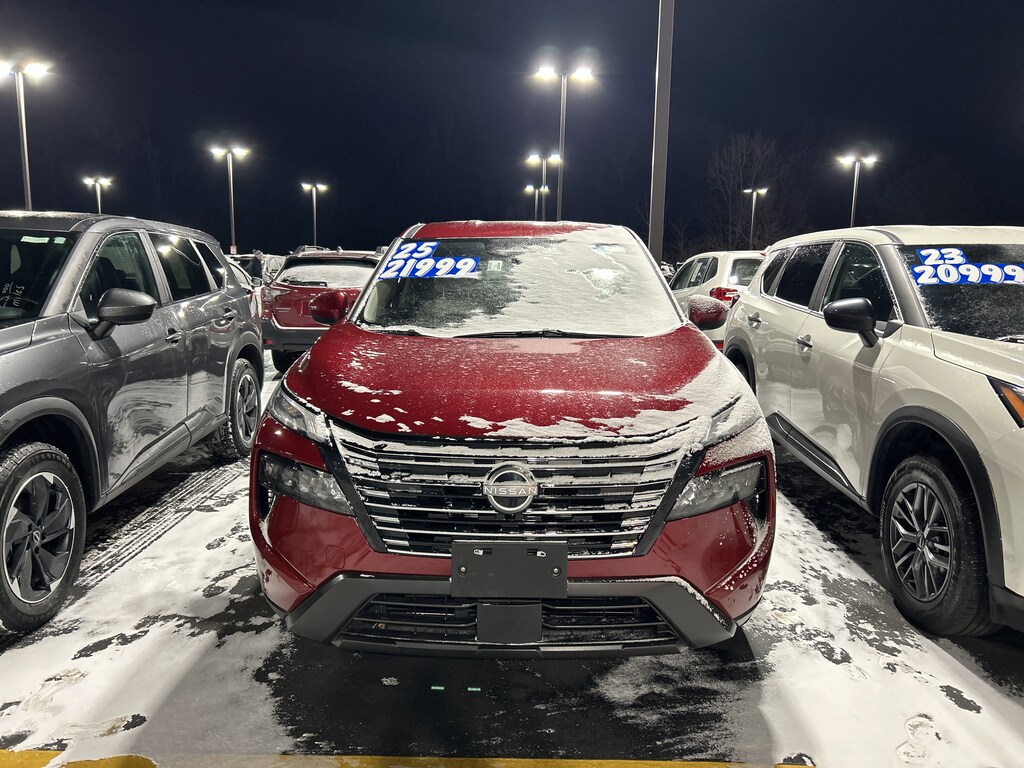 Used 2025 Nissan Rogue SV AWD SV