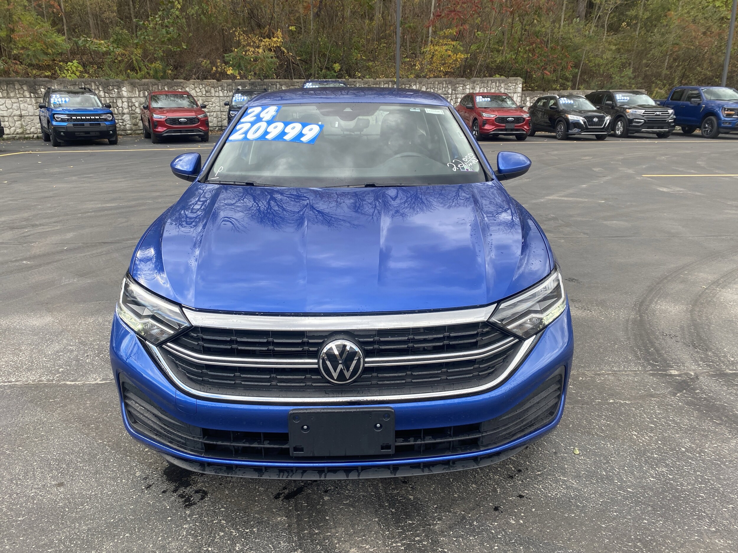 2024 Volkswagen Jetta SE photo 2