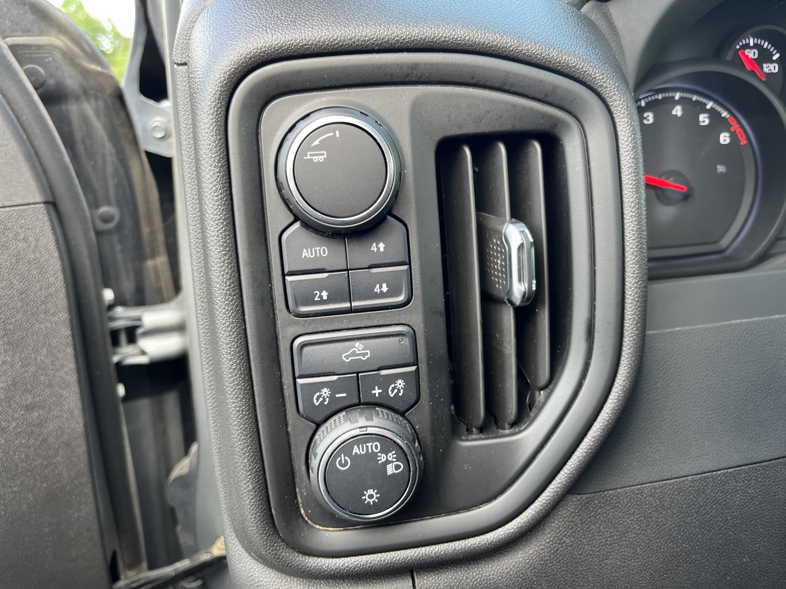 2024 Chevrolet Silverado 1500 Custom - Photo 15