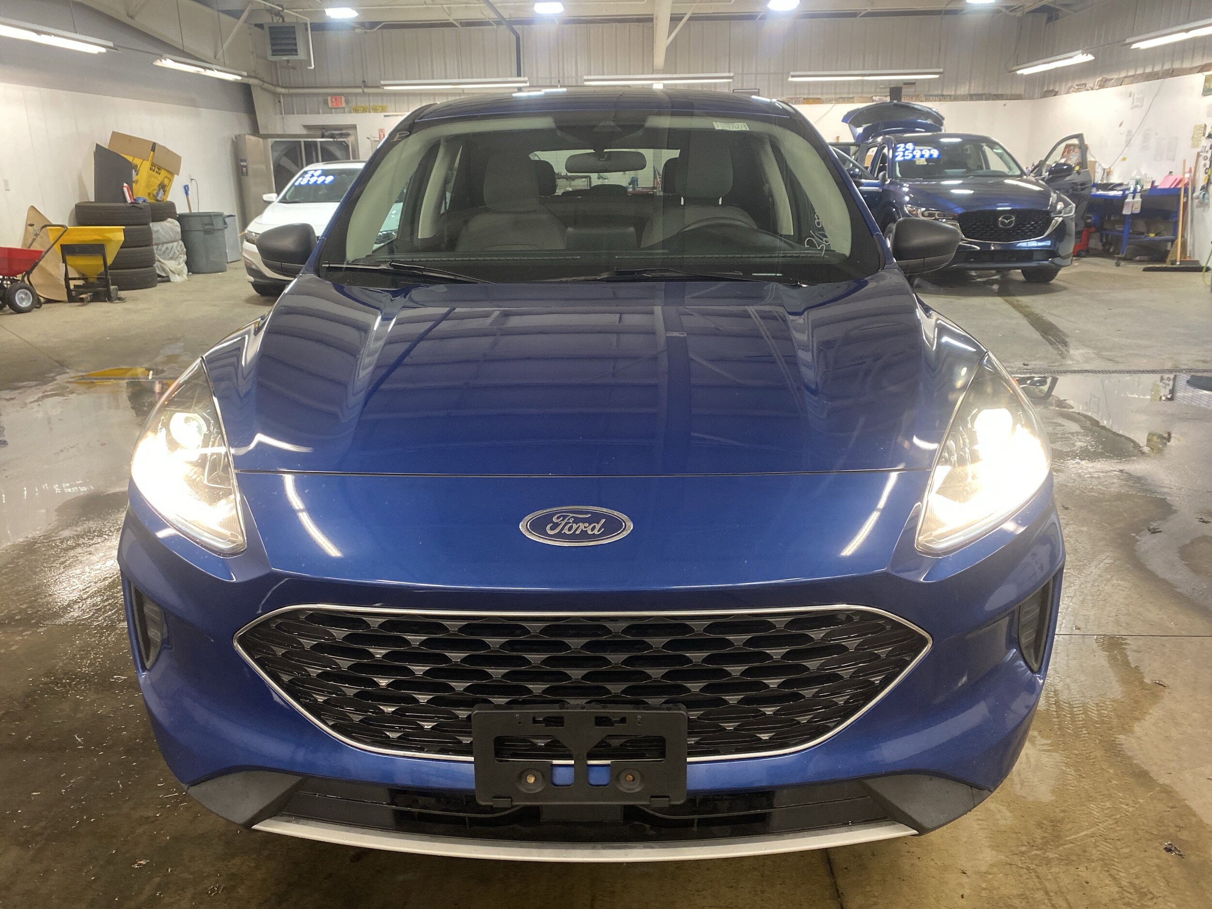 2022 Ford Escape SE photo 2