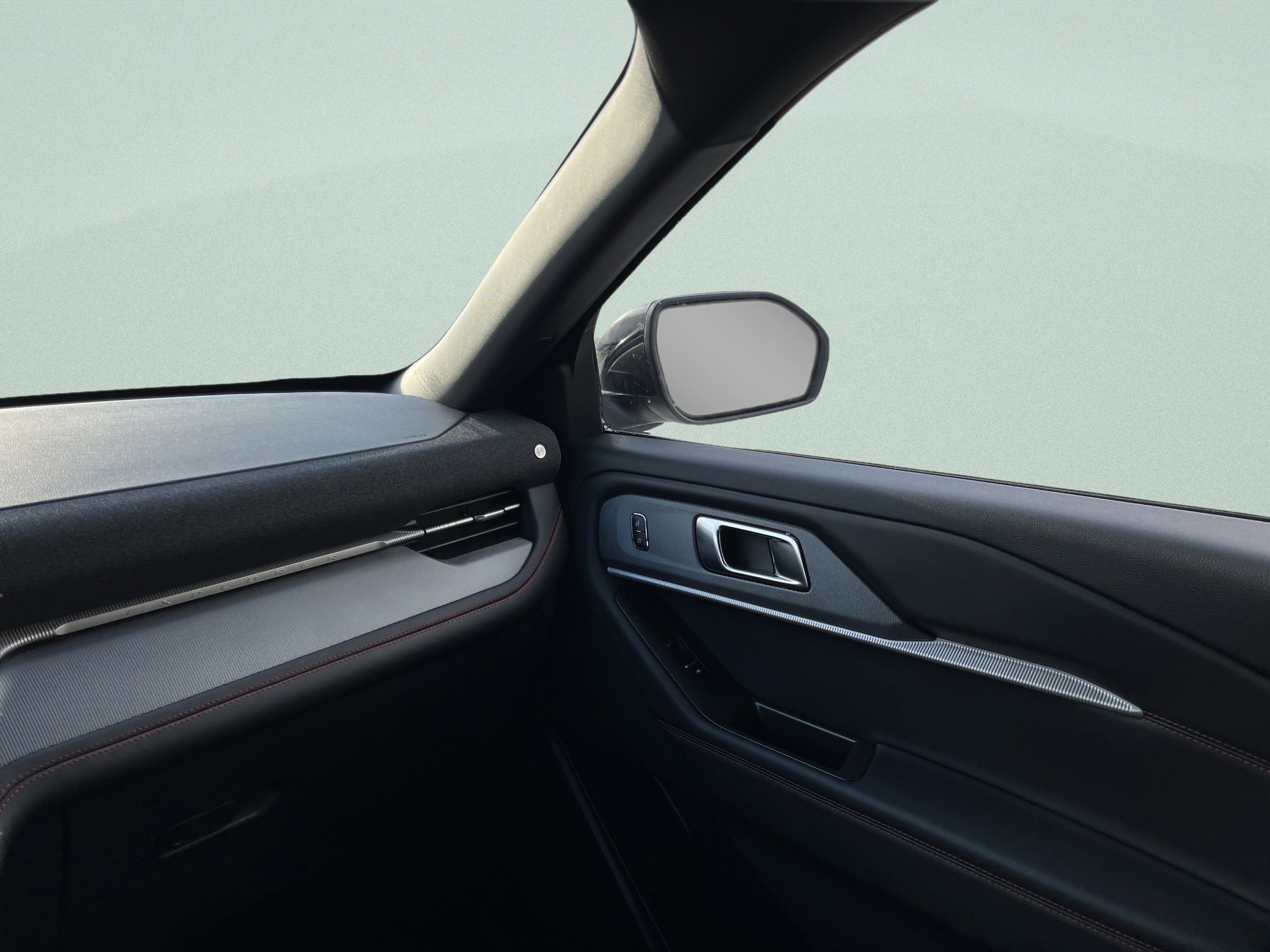 2026 Ford Explorer ST-Line - Photo 29