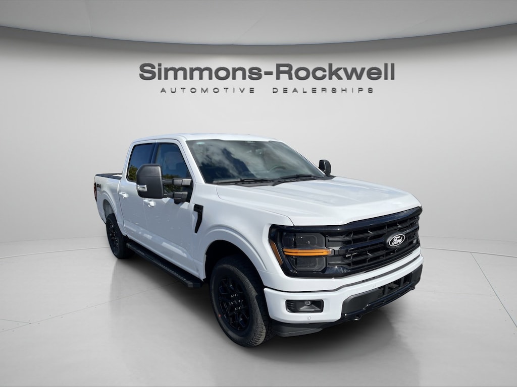 New 2025 Ford F-150 XLT XLT 4WD SuperCrew 5.5 Box