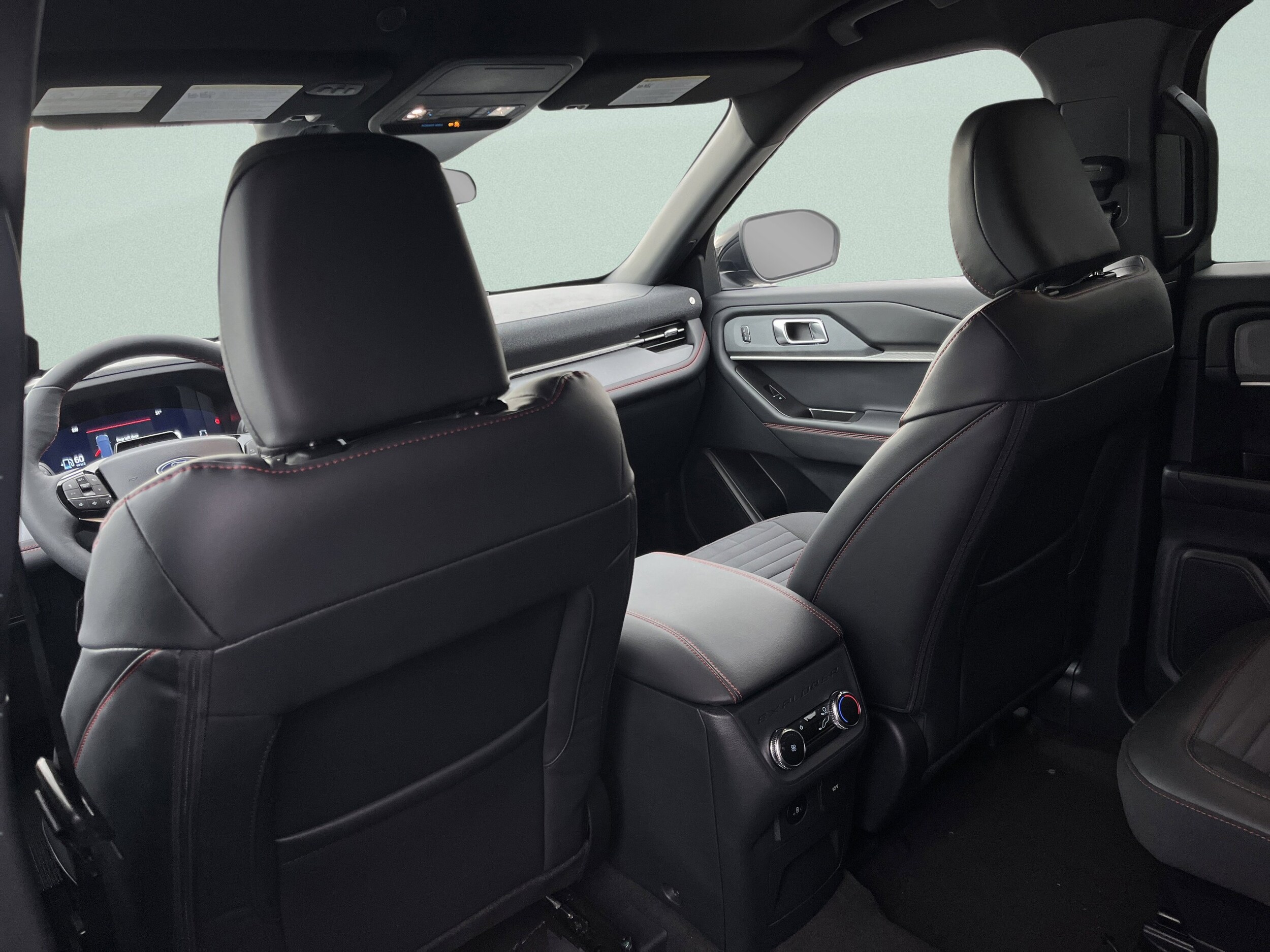 2026 Ford Explorer ST-Line - Photo 24