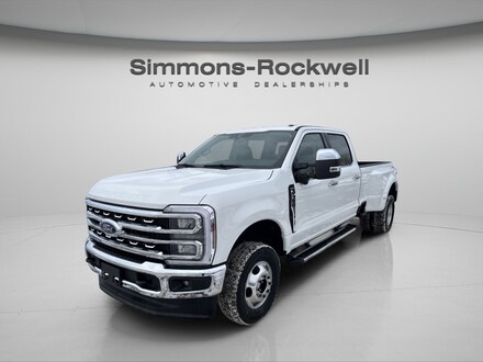 2026 Ford Super Duty F-350 DRW LARIAT LARIAT 4WD Crew Cab 8 Box