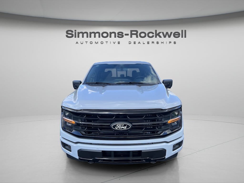 New 2025 Ford F-150 XLT XLT 4WD SuperCrew 5.5 Box