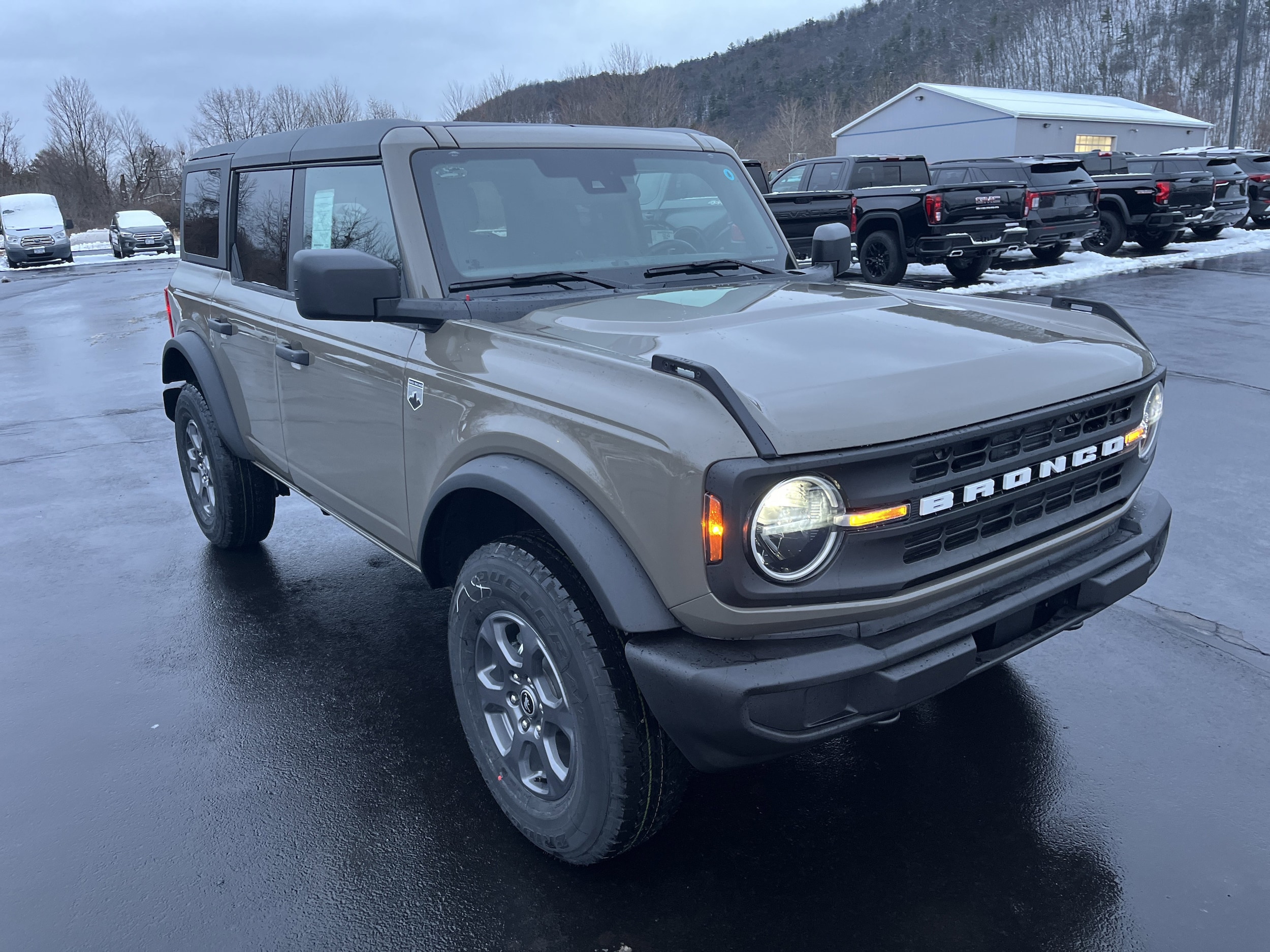 2025 Ford Bronco 4-Door Big Bend's photo